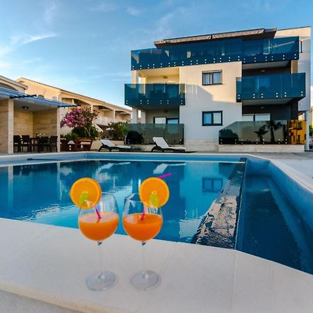 Resort Mirakul فير المظهر الخارجي الصورة