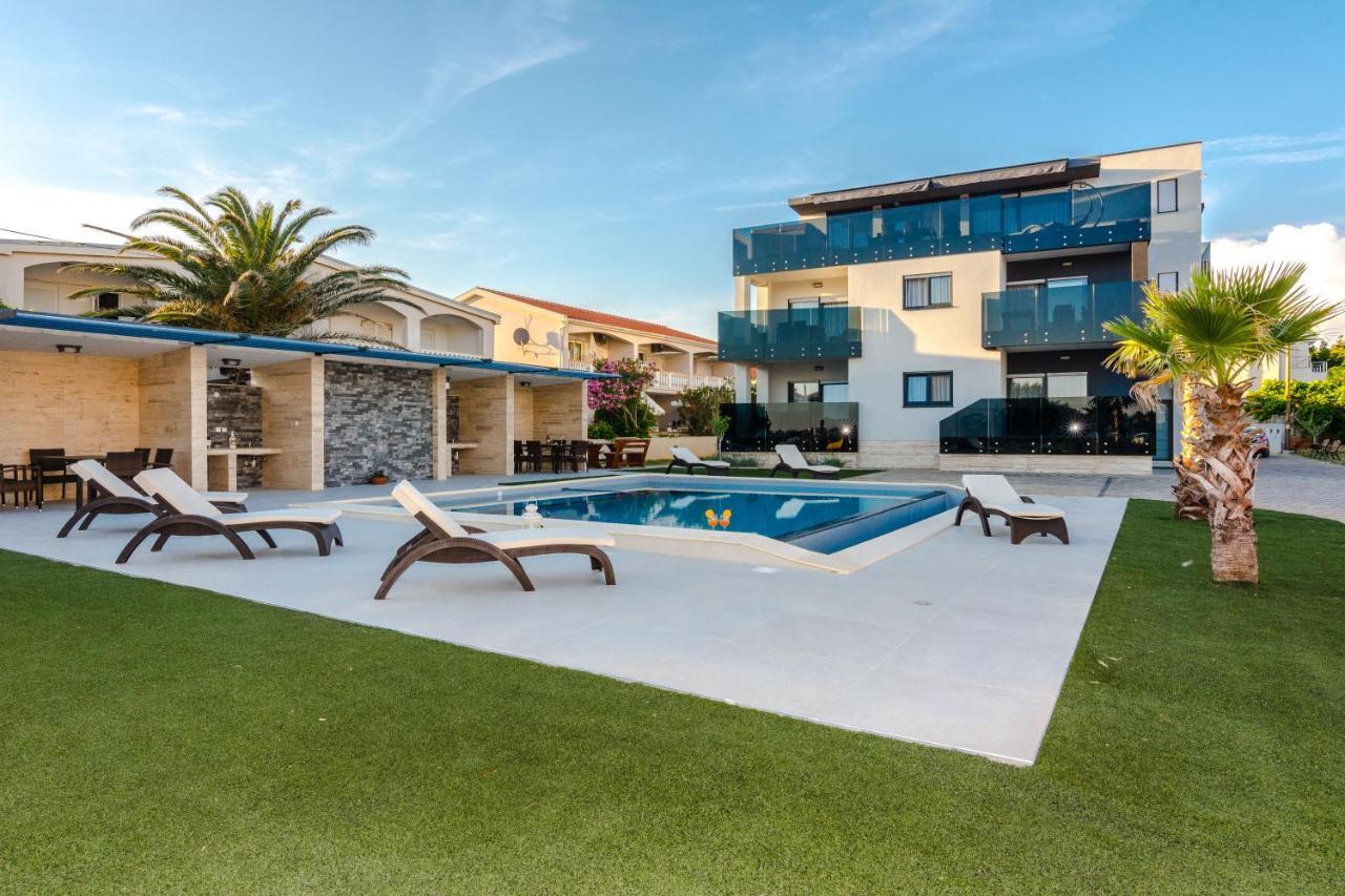 Resort Mirakul فير المظهر الخارجي الصورة