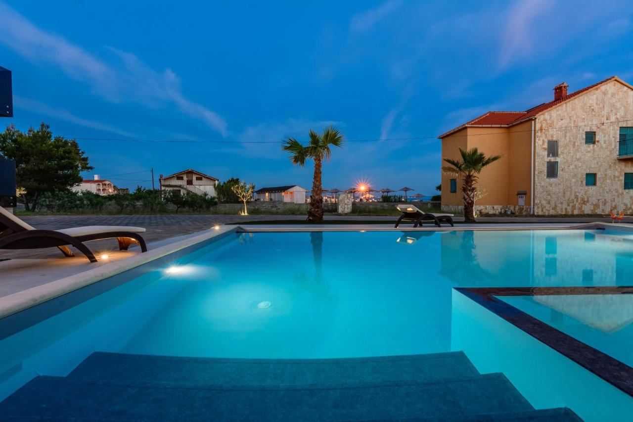 Resort Mirakul فير المظهر الخارجي الصورة